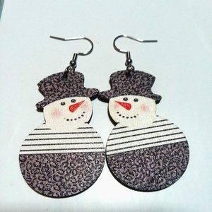 Earrings Snowman Wood Dangle 2 Sided Winter Frosty Holiday Christmas Fun Stylish
